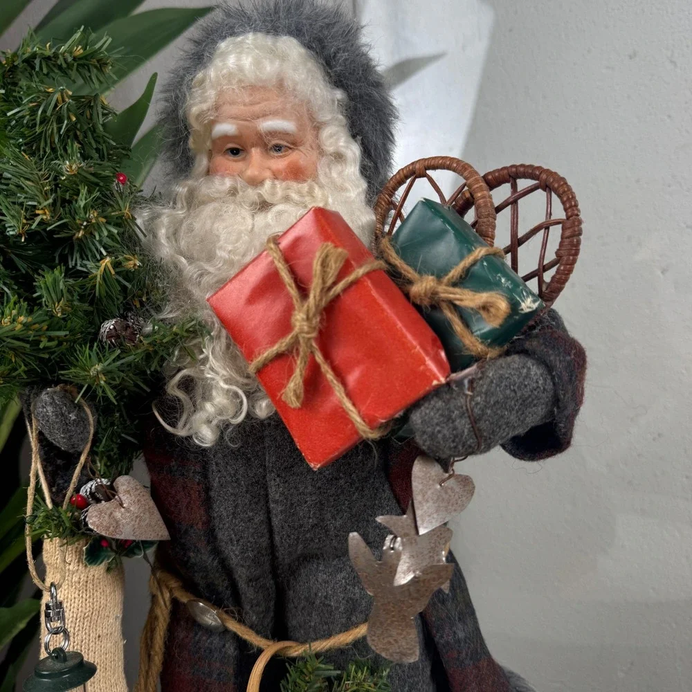 Vintage Handcrafted Rustic Woodland Santa Figurine Xmas Plaid Faux Fur Trim 16